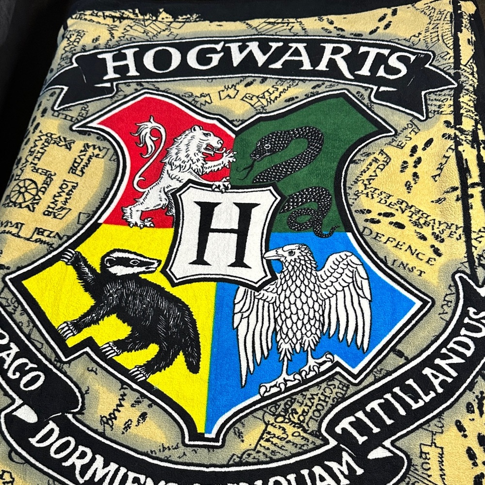 Hogwarts Crest Throw Blanket‎ 58” x 46”